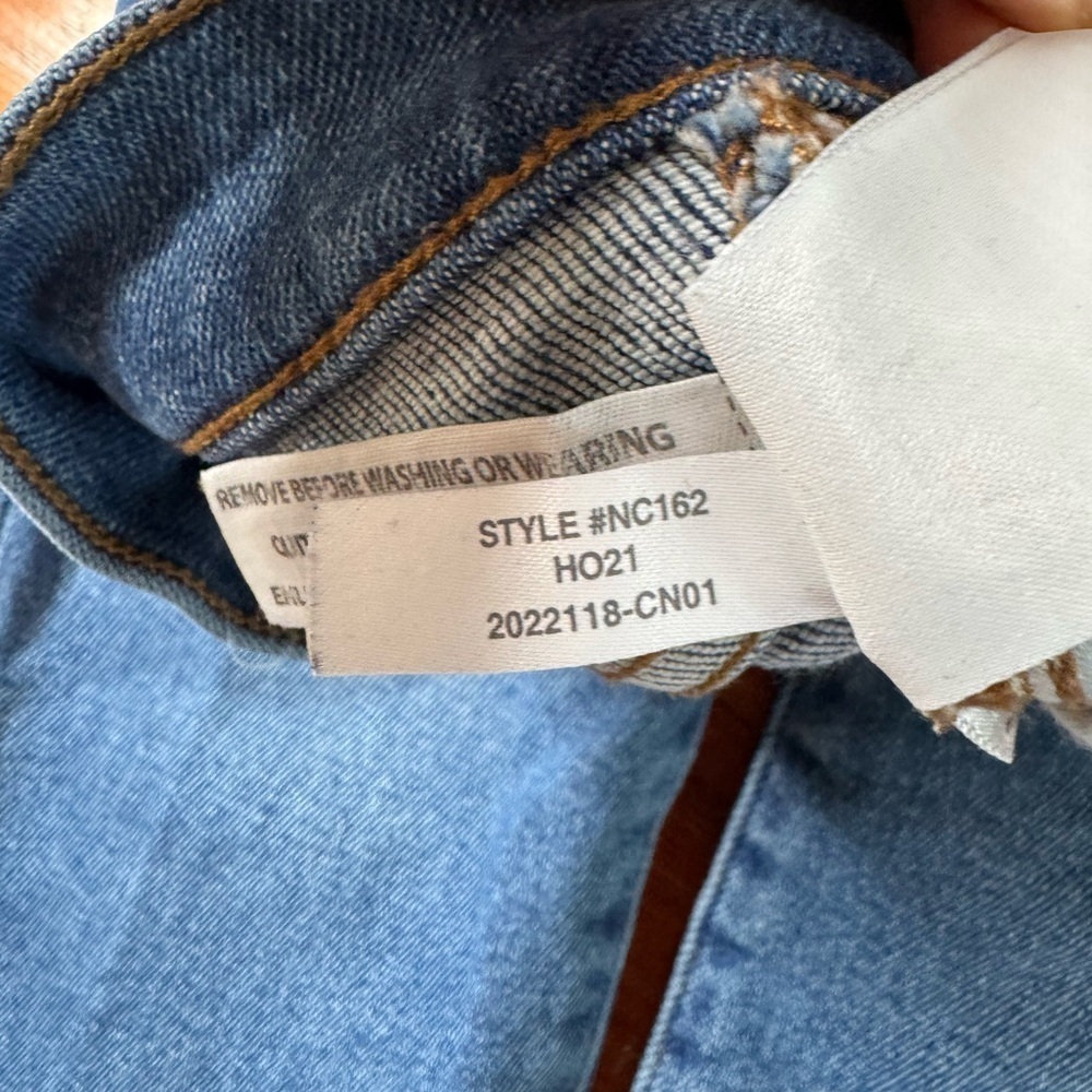 Madewell
The Perfect Vintage Jean in Melgrove Wash - Picture 8 of 9